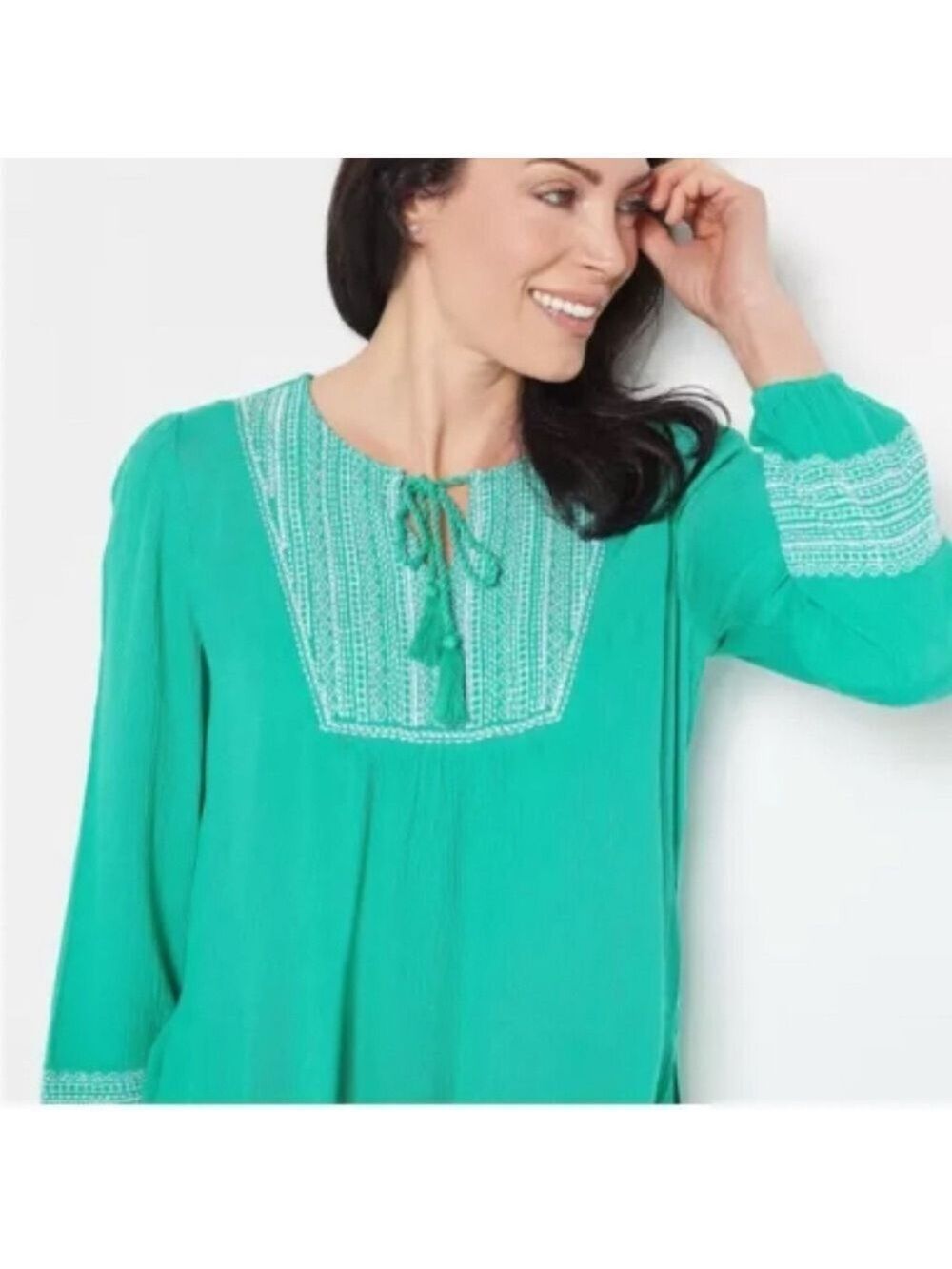 Susan Graver-Large Embroidered Crinkle
Gauze Peasant Top Spearmint/ White. EUC